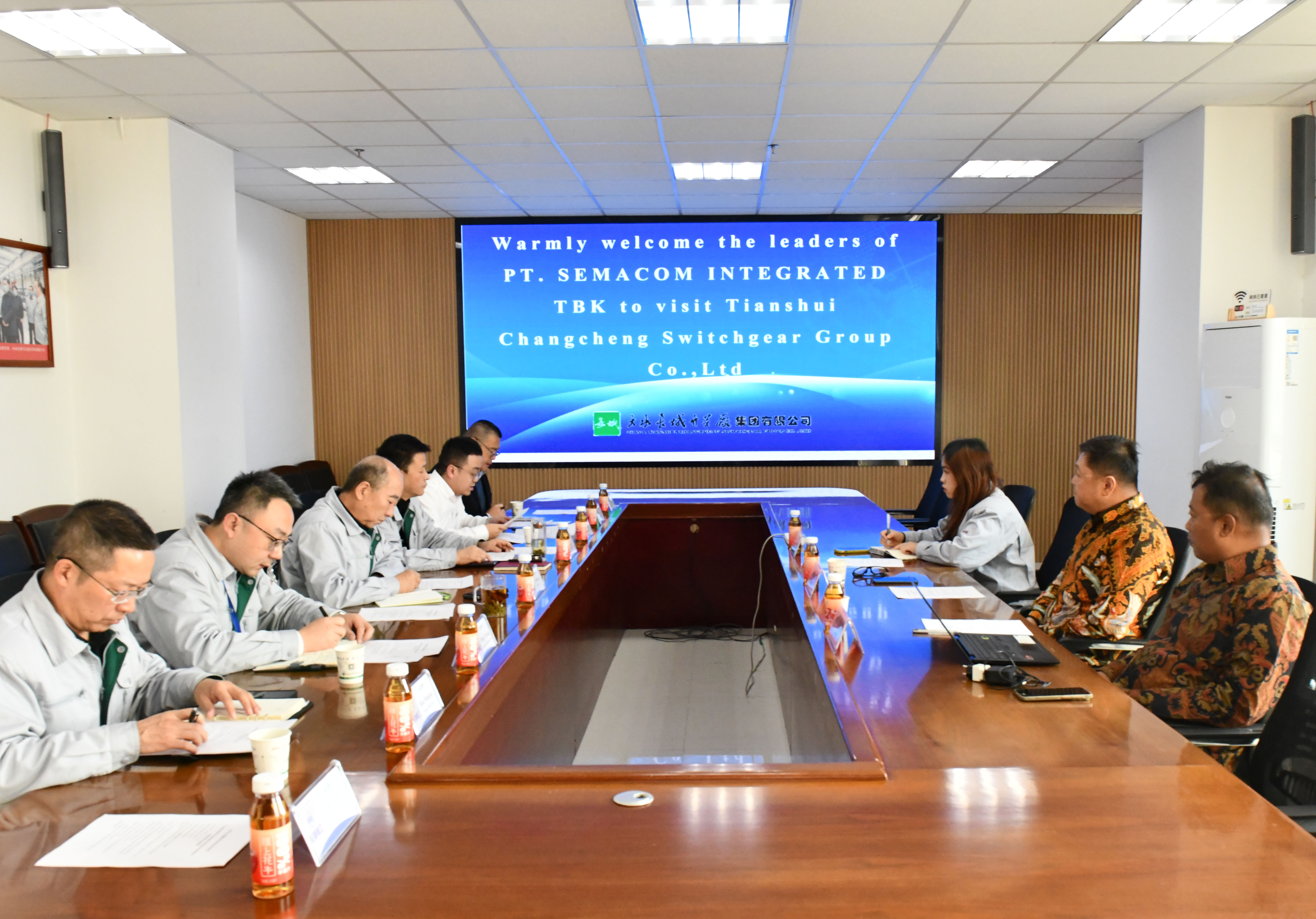 深耕海外市场 共筑合作基石 印尼PT Semacom Integrated Tbk公司董事长陈绍忠一行到长开厂集团参观考察