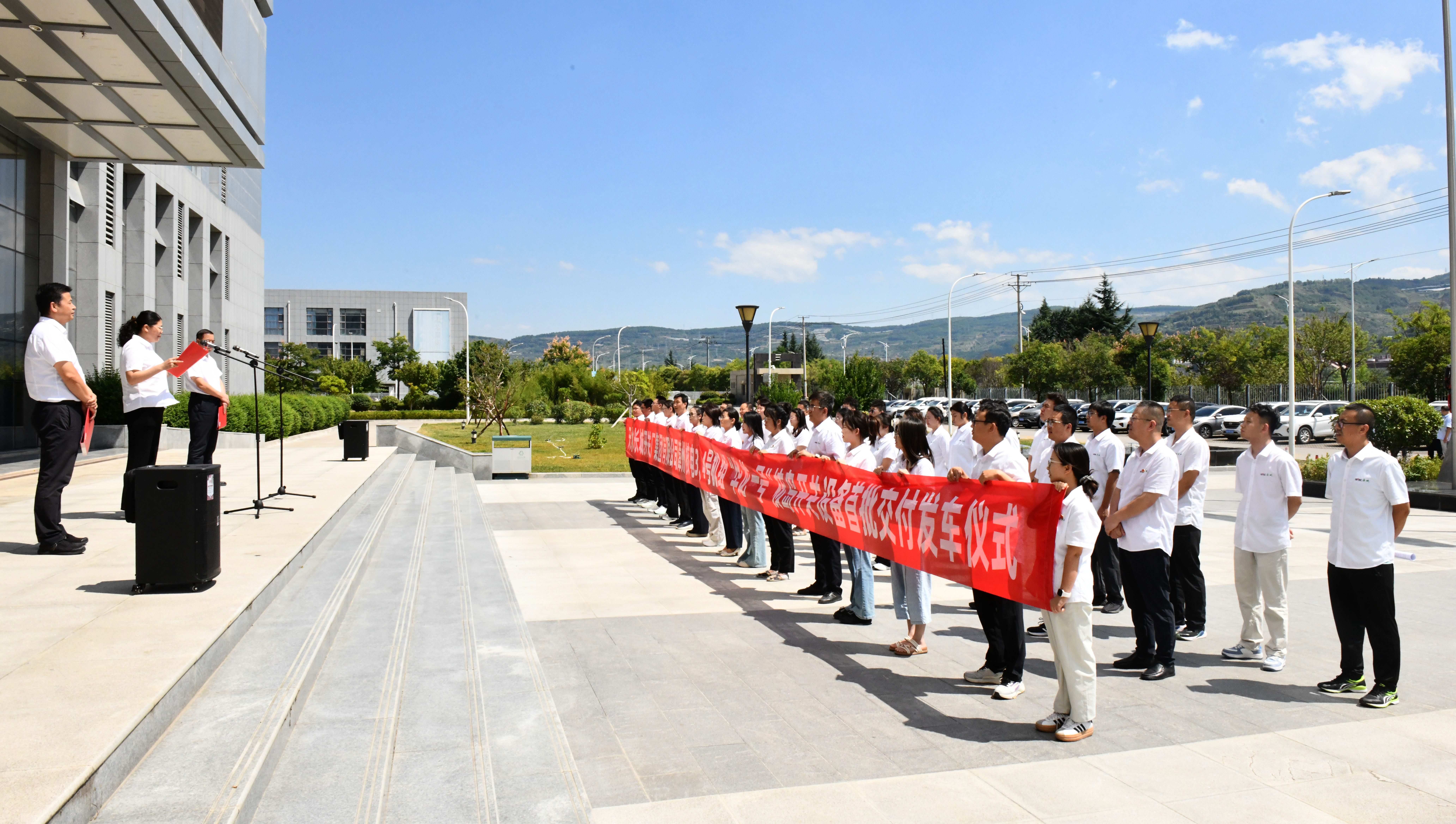 热烈祝贺长开厂公司漳州核电3号机组“华龙一号”核岛（1E）级开关设备首批交付发车顺利出厂